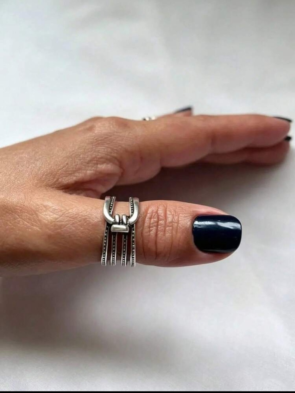 Silver ring - Picture 2 of 3